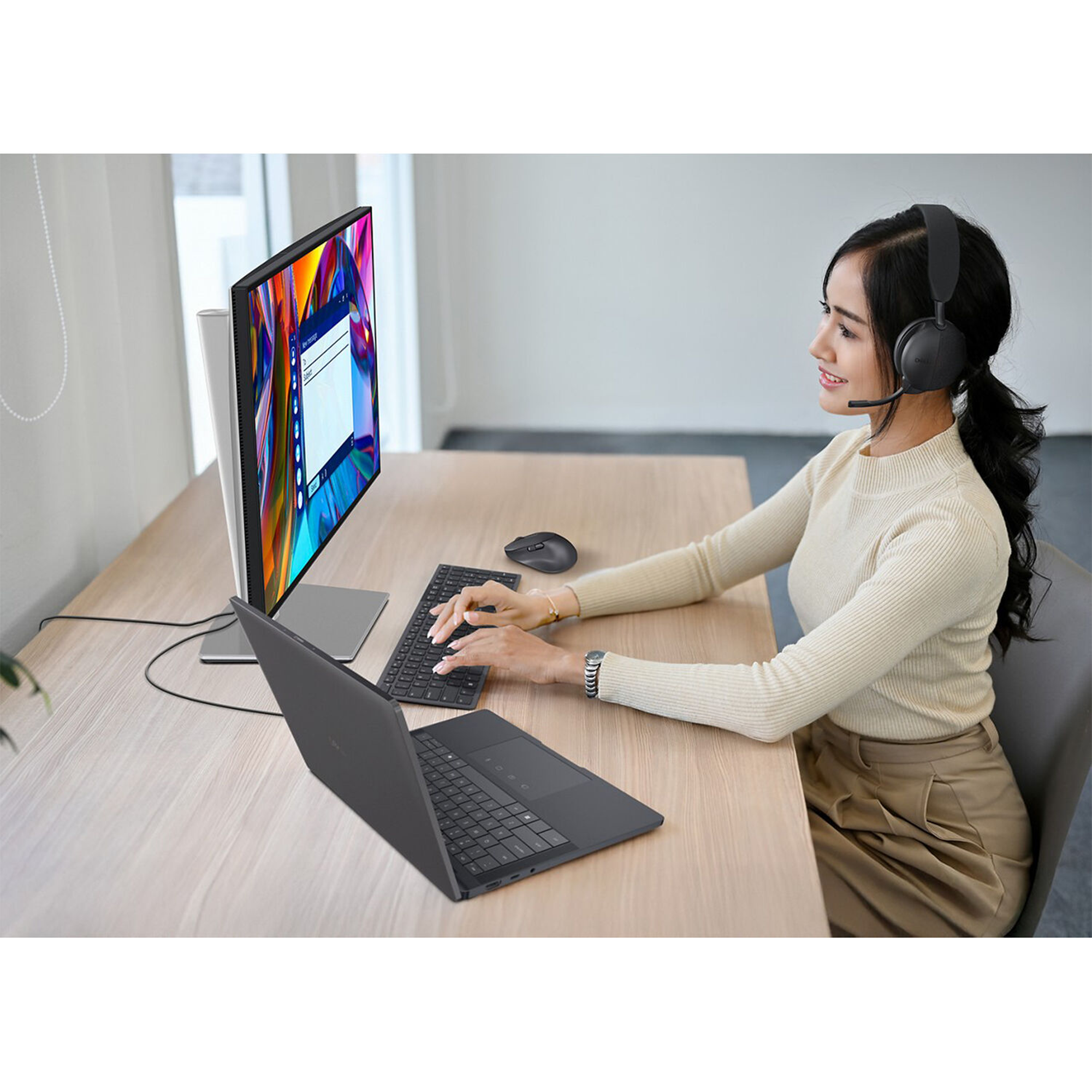 Dell UltraSharp U2725QE 27" Class  4K HDR 120Hz LED Monitor - (Black/Silver)