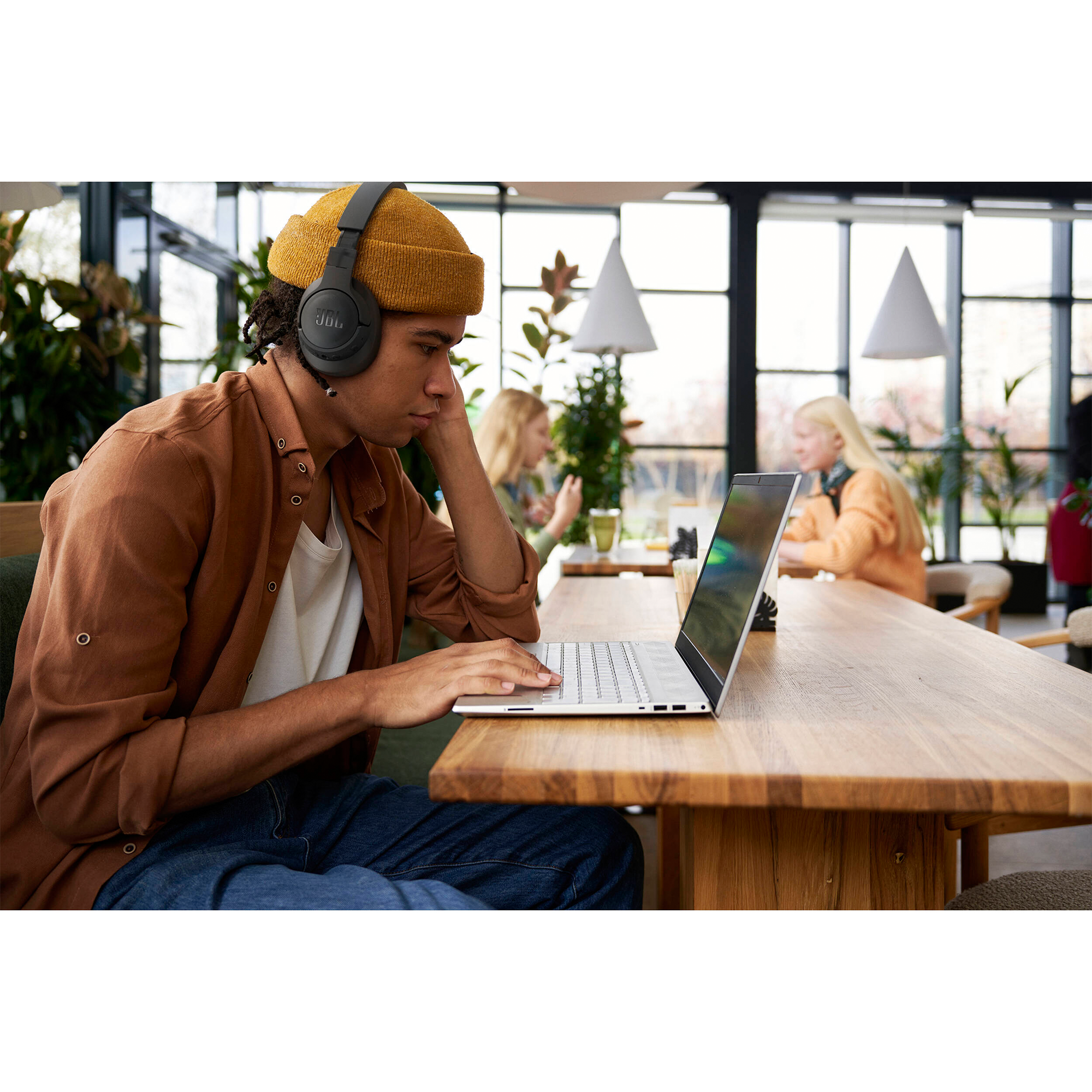 JBL Tune 770NC Adaptive Noise Cancelling Wireless Bluetooth Over-Ear Headphones with Mic/Remote (Black)