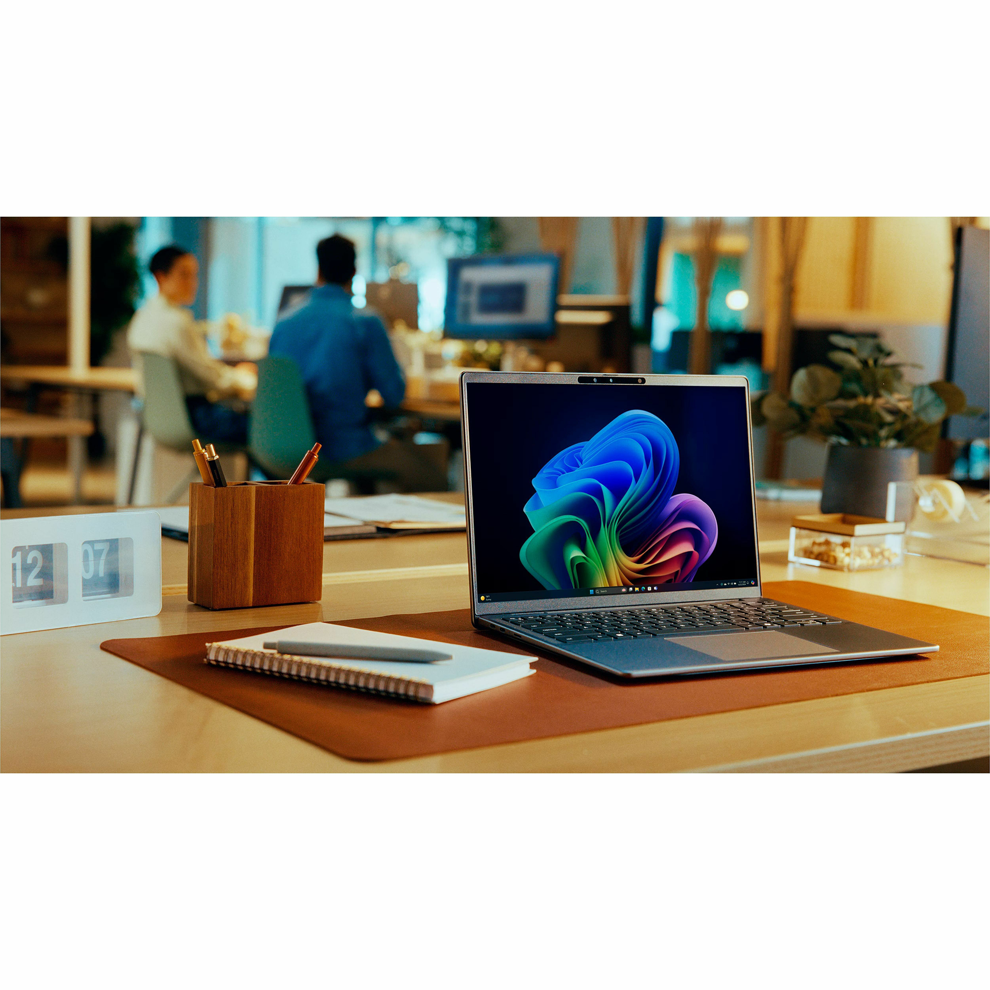 Dell Latitude 7000 7455 14" Touchscreen Copilot+ PC Notebook - QHD+ - Qualcomm Snapdragon X Elite X1E-80-100 - 16 GB - 512 GB SSD - English (US) Keyboard - Aluminum Titan Gray