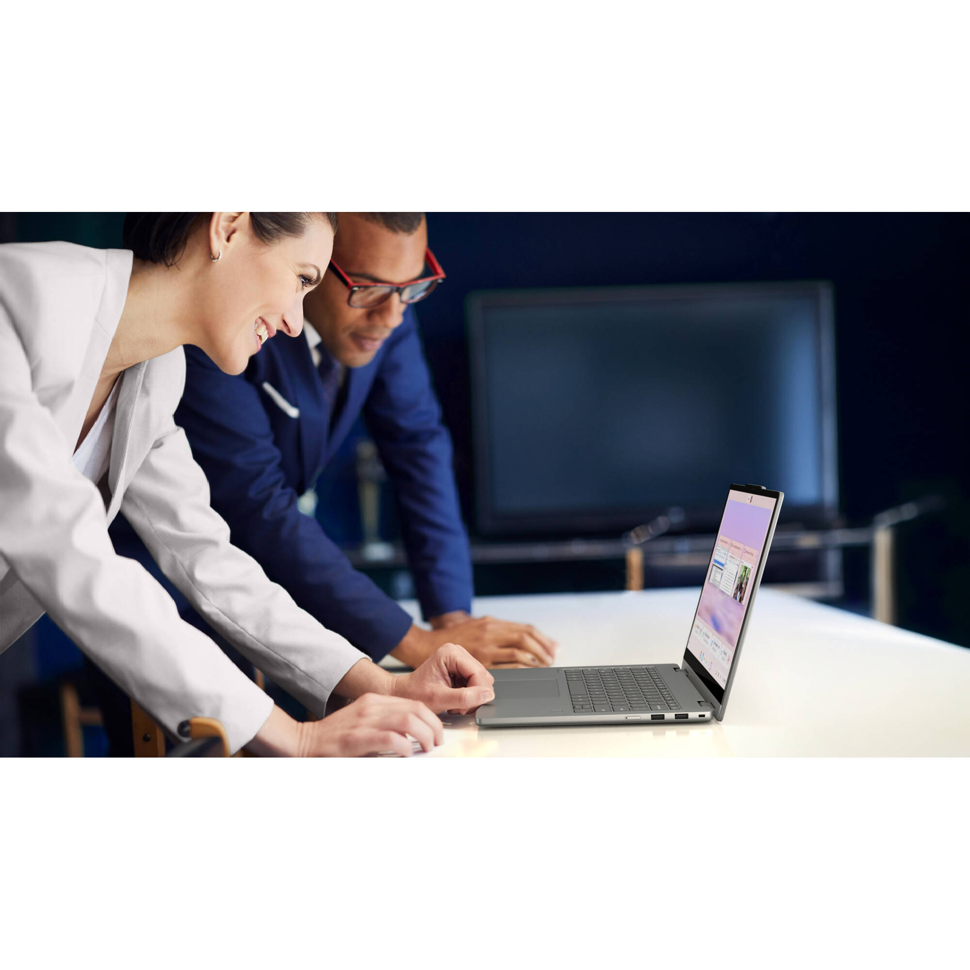 Lenovo 14IRU10 83LL000LUS 14" Touchscreen Convertible 2 in 1 Chromebook Plus - WUXGA - 60 Hz - Intel Core 5 120U - 8 GB - 256 GB SSD - English Keyboard - Luna Gray