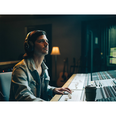 AKG K371-BT Professional Bluetooth Closed-Back Studio Headphones