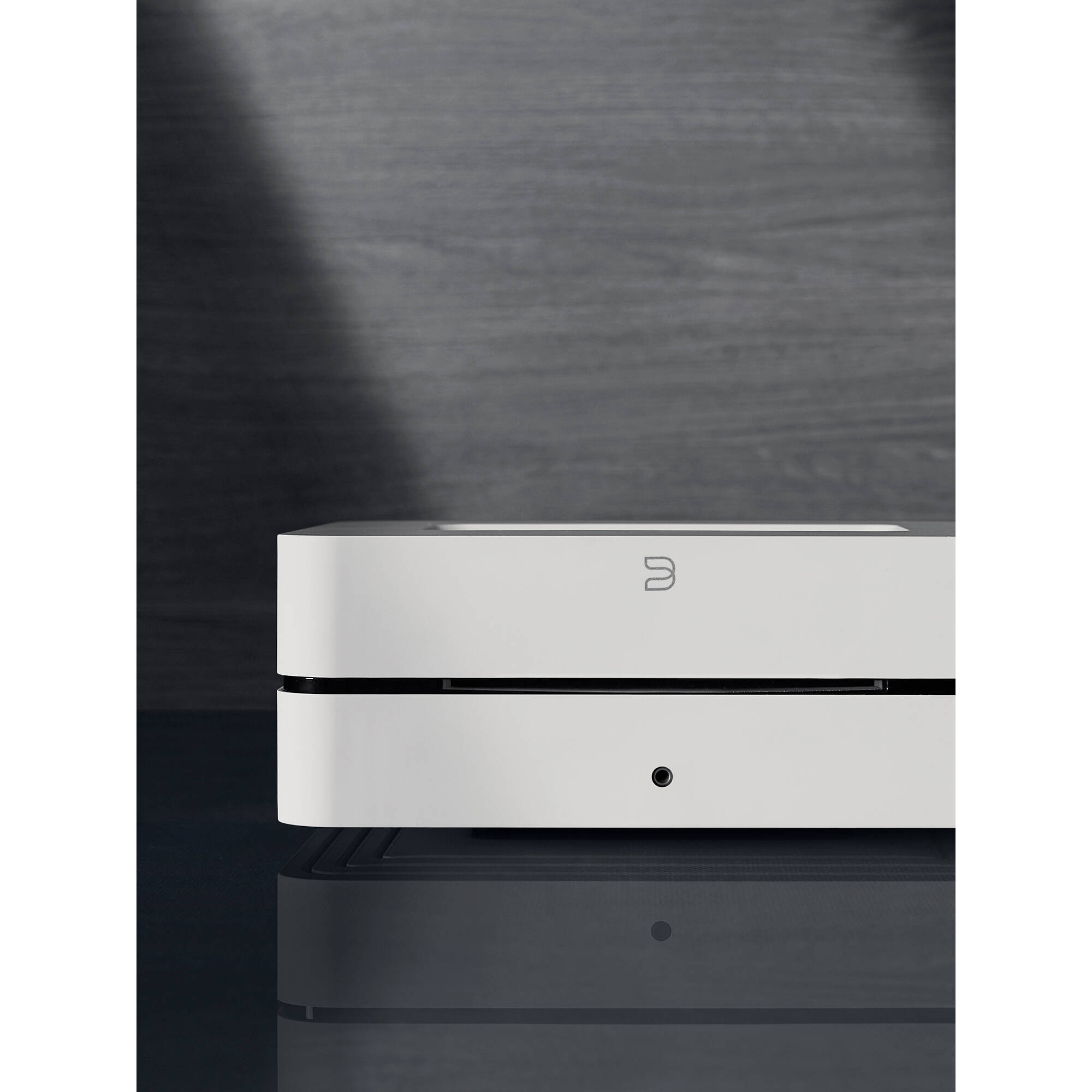 Bluesound VAULT 2i Network Audio Player with 2TB HDD and CD Ripper (White)